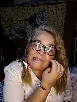 Stripchat Watch Live Sex Cams of momismilf544