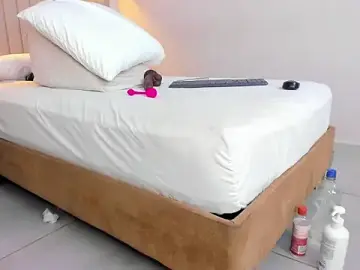 Stripchat Free Porn Cam of pinktaylor_