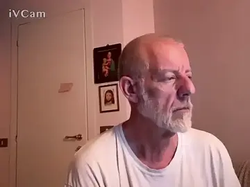 Stripchat Live Sex Cam of PierPesaroX