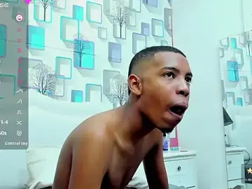 Stripchat Live Sex Cam of tonnyDeLuca
