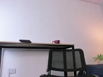 Stripchat Free Live Porn of Caroline_dh