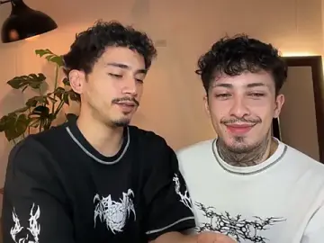 Stripchat Sex Chat of Noah_and_Steven