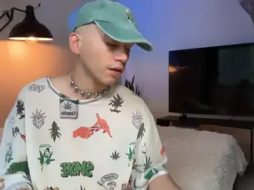 Stripchat Free Porn Cam of Noah_and_Steven