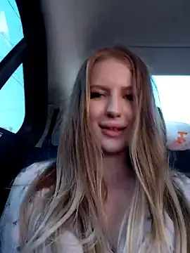 Stripchat Best Webcam of caressyourself