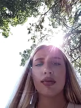 Stripchat Best Webcam of caressyourself
