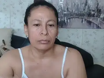 Stripchat Free Porn Cam of mature_martina