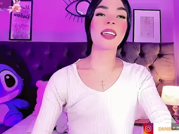 Stripchat Watch Live Sex Cams of Amira_Ember