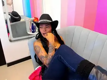 Stripchat Free Live Porn of EmmaEbony_