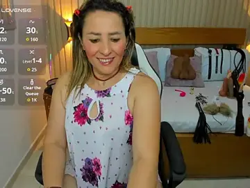 Stripchat Sex Cam of luciana_ballesteros_