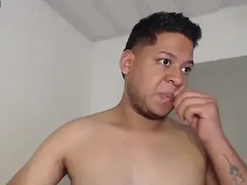 Stripchat Live Sex Cam of nicolas_cr1