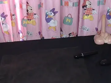 Stripchat Adult Webcam of TrishahXo