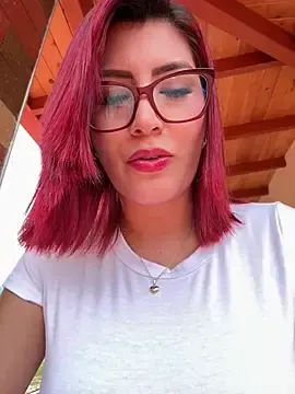 Stripchat Sex Chat of LINDA_PATTY94