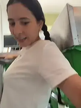 Stripchat Watch Live Sex Cams of LittleDoll___