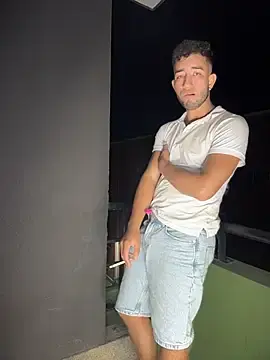 Stripchat Sex Cam of liam_bronw