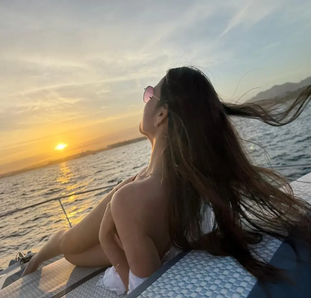 Ass_Liy