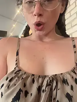 Stripchat Free Porn Cam of raen001