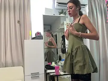 Stripchat Watch Live Sex Cams of selena_favn