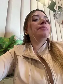 Stripchat Adult Webcam of valery_mora