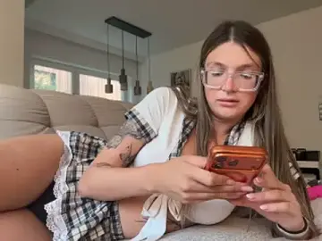 Stripchat Free Live Porn of NikaCyberslut