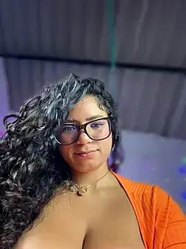 Stripchat Free Porn Cam of Simone_Miller