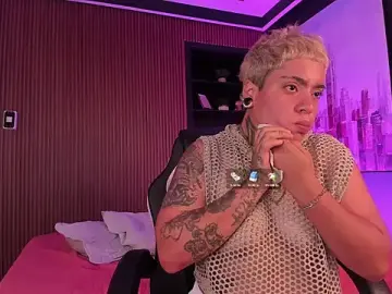 Stripchat Live Sex Cam of CasperMilers