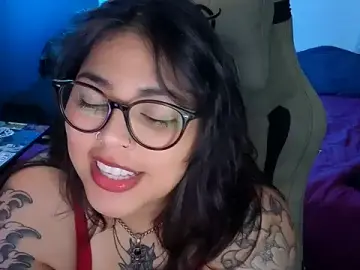 Stripchat Sex Cam of miacanela_xo