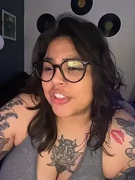 Stripchat Live Sex Cam of miacanela_xo