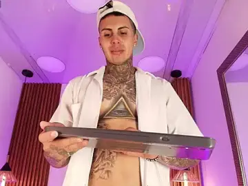 Stripchat Free Porn Cam of Liam_Ink