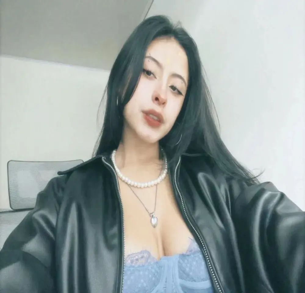 Nina_petitte