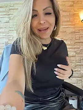 Stripchat Sex Cam of _Abril-Office1