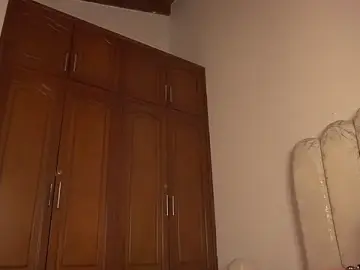 Stripchat Free Live Porn of pocahotass_11