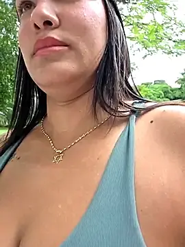 Stripchat Sex Cam of camiysebas21