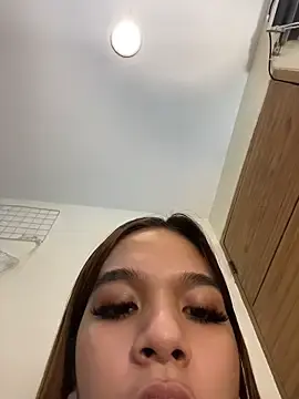 Stripchat Free Porn Cam of hugecock_cali