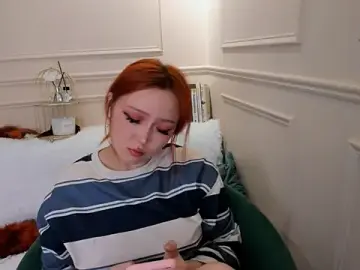 Stripchat Nude Webcam of yuna_loon1