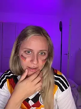 Stripchat Live Porn of lunawolf21