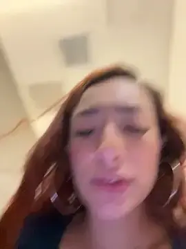 Stripchat Adult Webcam of ariiel_