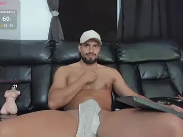 Stripchat Nude Webcam of bastian_bigcock