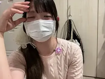 Stripchat Live Sex Cam of y-u-r-a-33