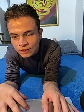 Stripchat Best Webcam of _Leo_Boy