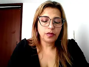 Stripchat Free Porn Cam of RossanaLionheart