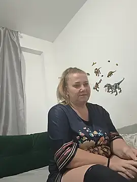 Stripchat Sex Cam of JuliaBestX