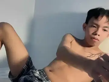 Stripchat Nude Webcam of hottasianboy