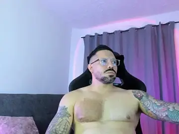 Stripchat Adult Webcams of Pierre_Vidal