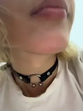 Stripchat Free Porn Cam of SweetBunnyGF