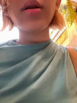Stripchat Watch Live Sex Cams of SweetBunnyGF