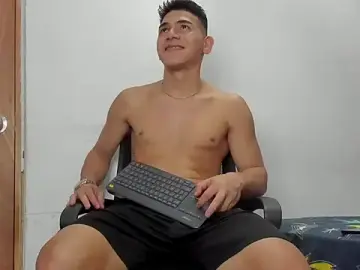 Stripchat Nude Webcam of andrew_rose_