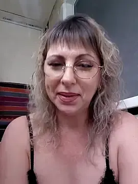Stripchat Sex Cam of Kitty-MEOWW