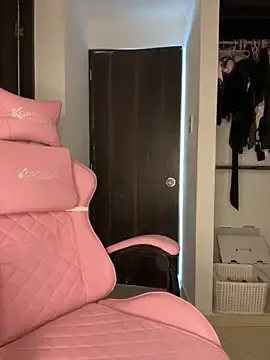 Stripchat Live Porn of jailyncam_