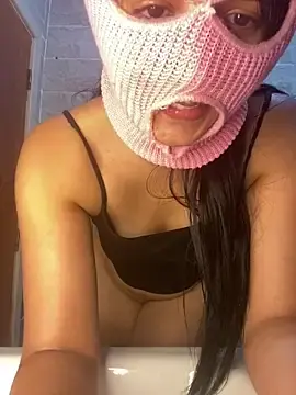 Stripchat Free Porn Cam of Rabab_Queen