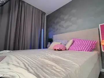 Stripchat Nude Webcam of GlossyVixen